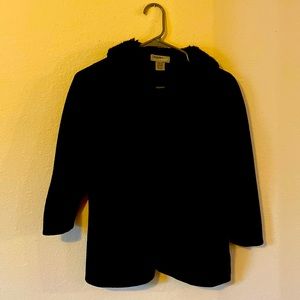 Black. Medium. 3/4 sleeves.